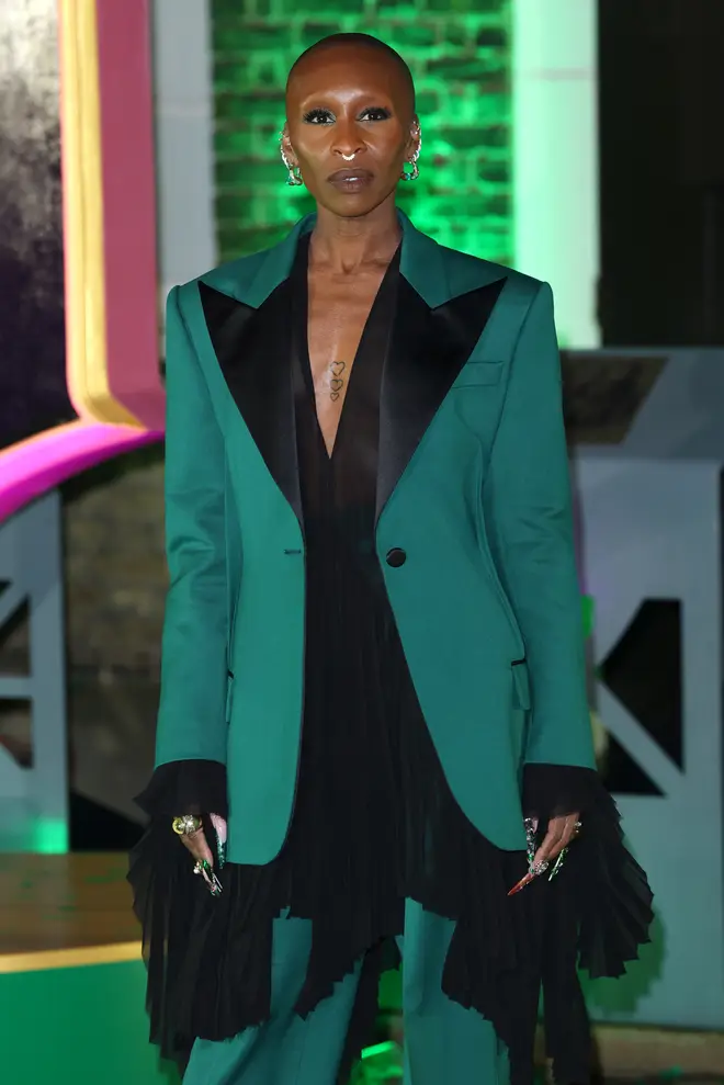 Cynthia Erivo de Wicked a passé des jours sans aller aux toilettes pendant le tournage de "Defying... 4 Cynthia Erivo assiste au photocall pour