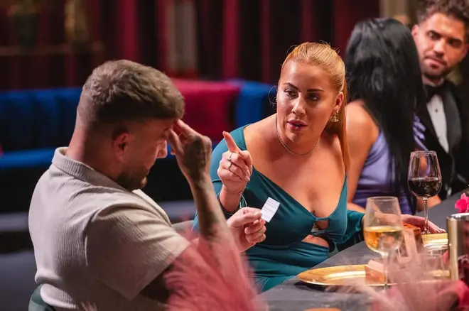 Polly de MAFS UK a refusé d'affronter Adam pour une deuxième réunion 4 Polly et Adam de MAFS UK ont connu de nombreux hauts et bas dans leur relation