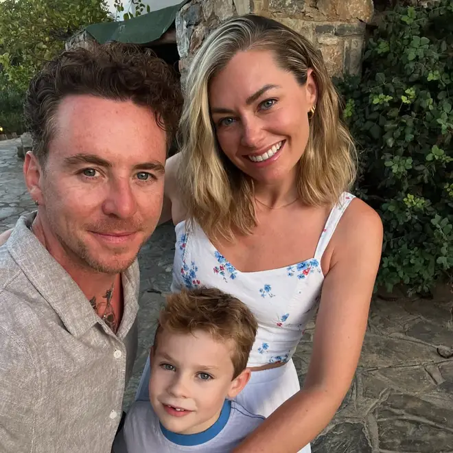 Qui est Alan Jones, le père de Danny Jones ? La star de McFly parle de son père éloigné 7 Danny et Georgia ont eu Cooper en 2018