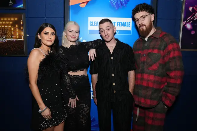 Votre pass AAA pour les meilleurs moments en coulisses du Capital's Jingle Bell Ball 2024 4 Aimee Vivian et Clean Bandit