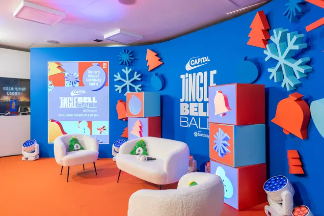 Votre pass AAA pour les meilleurs moments en coulisses du Capital's Jingle Bell Ball 2024 9 Le studio de radio éphémère de Capital