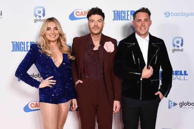 Sian Welby éblouit sur le tapis rouge du Jingle Bell Ball de Capital 5 Sian Welby, Jordan North et Chris Stark
