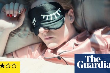 <br />
<br />
<h1>Revue de film : Vivian Kerr brille dans le rôle d'une mère célibataire imparfaite</h1><br />
<br />
<p>Le film "Scrap" met en avant la performance subtile de Vivian Kerr dans le rôle d'une mère célibataire imparfaite mais touchante. Kerr incarne avec brio les luttes et les triomphes de son personnage, offrant une interprétation pleine d'émotion et de profondeur. Le réalisateur parvient à capturer la réalité de la vie quotidienne de cette mère célibataire, tout en mettant en lumière les thèmes universels de l'amour, de la famille et du sacrifice. Une histoire captivante qui ne manquera pas de toucher le public.</p><br />
<br />
<h2>Points importants :</h2><br />
<ul><br /> <li>Performance subtile de Vivian Kerr</li><br /> <li>Portrayal réaliste de la vie d'une mère célibataire</li><br /> <li>Thèmes universels de l'amour, de la famille et du sacrifice</li><br />
</ul><br />
<br /> - 4