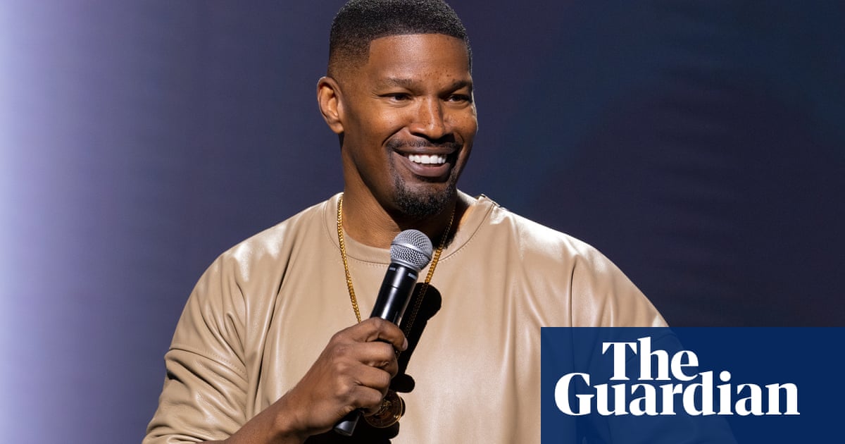 <br />
<br />
<h1>Jamie Foxx révèle avoir souffert d'un accident vasculaire cérébral</h1><br />
<br />
<p>L'acteur et chanteur Jamie Foxx a récemment fait une déclaration choquante concernant sa santé, révélant qu'il ne se souvient plus de 20 jours de sa vie en raison d'un accident vasculaire cérébral. Selon ses dires, cela a été causé par une hémorragie cérébrale.</p><br />
<br />
<h2>Points importants :</h2><br />
<ul><br /> <li>Jamie Foxx a souffert d'un accident vasculaire cérébral</li><br /> <li>Il ne se souvient plus de 20 jours de sa vie</li><br /> <li>L'acteur révèle avoir eu une hémorragie cérébrale</li><br />
</ul><br />
<br /> - 1