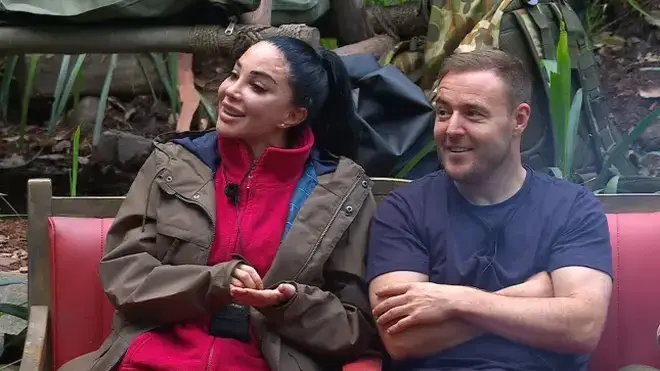 Quand est-ce que l'émission I'm A Celebrity's Coming Out passe à la télévision ? 5 Alan et Tulisa au camp