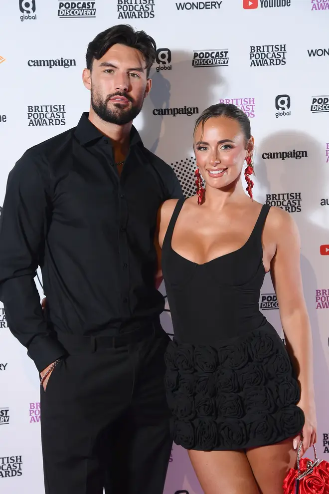 La star de Love Island révèle qu’un gouffre de 60 pieds a détruit sa maison 4 Liam Reardon et Millie Court assistent aux British Podcast Awards 2024