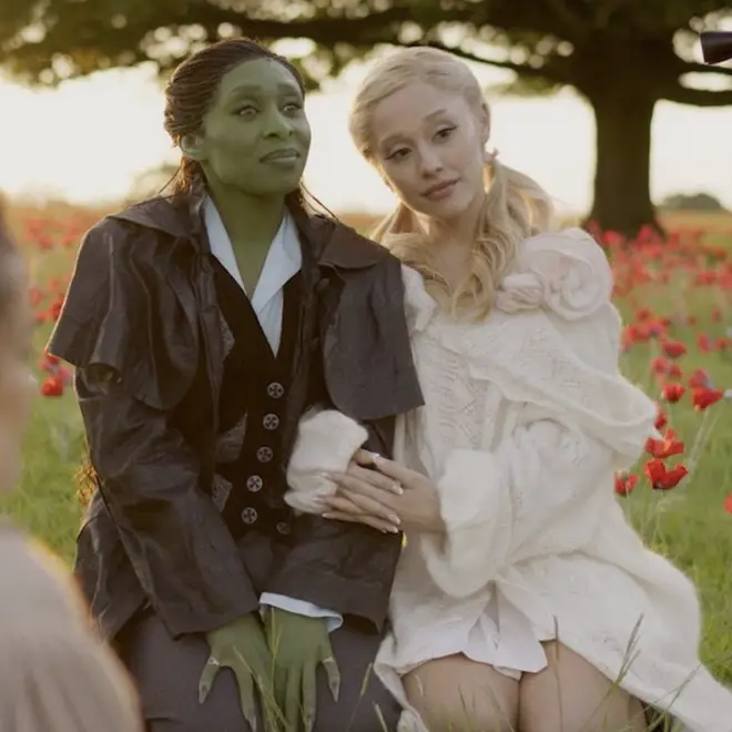 Bowen Yang de Wicked révèle que la scène torse nu de Jonathan Bailey Fiyero a été coupée 5 Ce cadre a fait le tour en ligne