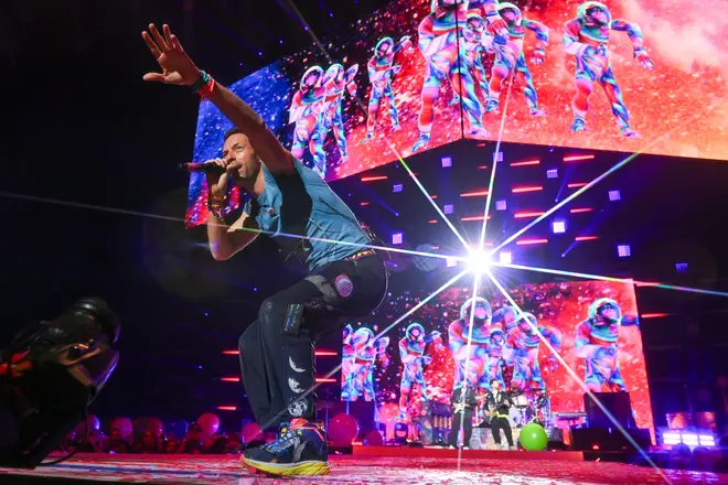 Y aura-t-il un Jingle Bell Ball dans la capitale en 2025 ? 5 Coldplay se produit sur scène au Jingle Bell Ball 2024 de Capital