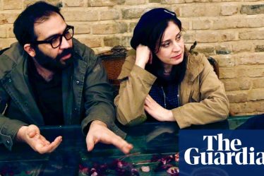 <br />
<br />
<h1>Les réalisateurs de My Favourite Cake accusés de propagande, vulgarité et promotion de la prostitution</h1><br />
<br />
<p>Les réalisateurs du film My Favourite Cake ont récemment été critiqués pour leur approche controversée envers la propagande, la vulgarité et la promotion de la prostitution. Cette polémique a suscité de vives réactions dans le monde du cinéma et de la culture.</p><br />
<br />
<h2>Points importants de l'article:</h2><br />
<br />
<ul><br /> <li>Accusations de propagande, vulgarité et promotion de la prostitution</li><br /> <li>Réactions dans le monde du cinéma et de la culture</li><br /> <li>Controverses autour du film My Favourite Cake</li><br />
</ul><br />
<br /> - 6