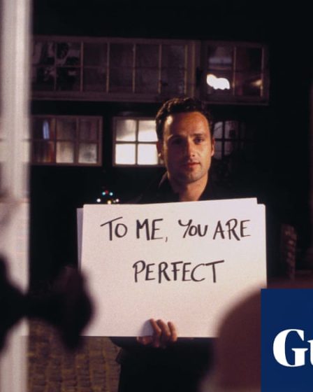 <br /> <h1>Keira Knightley dénonce des comportements inquiétants pendant le tournage de Love Actually</h1><br /> <p>La célèbre actrice Keira Knightley a récemment révélé des détails troublants sur son expérience de tournage du film Love Actually. Elle a qualifié certains comportements sur le plateau de "stalkerish" et a exprimé son malaise face à la situation. </p><br /> <br /> <h2>Points importants :</h2><br /> <ul><br /> <li>Keira Knightley parle de comportements inquiétants pendant le tournage de Love Actually</li><br /> <li>Elle décrit ces comportements comme étant "stalkerish"</li><br /> <li>L'actrice exprime son malaise face à la situation sur le plateau</li><br /> </ul><br /> 44 <br /> <h1>Keira Knightley dénonce des comportements inquiétants pendant le tournage de Love Actually</h1><br /> <p>La célèbre actrice Keira Knightley a récemment révélé des détails troublants sur son expérience de tournage du film Love Actually. Elle a qualifié certains comportements sur le plateau de "stalkerish" et a exprimé son malaise face à la situation. </p><br /> <br /> <h2>Points importants :</h2><br /> <ul><br /> <li>Keira Knightley parle de comportements inquiétants pendant le tournage de Love Actually</li><br /> <li>Elle décrit ces comportements comme étant "stalkerish"</li><br /> <li>L'actrice exprime son malaise face à la situation sur le plateau</li><br /> </ul><br /> - 43
