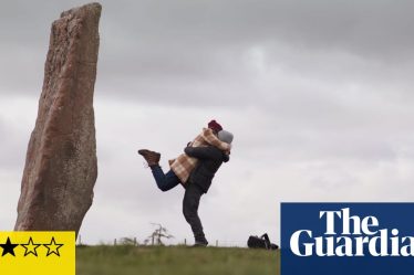 Critique de Between the Lights : une histoire d'amour profondément ressentie qui transcende le temps | Film - 4