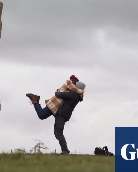 Critique de Between the Lights : une histoire d'amour profondément ressentie qui transcende le temps | Film 5 Critique de Between the Lights : une histoire d'amour profondément ressentie qui transcende le temps | Film - 4