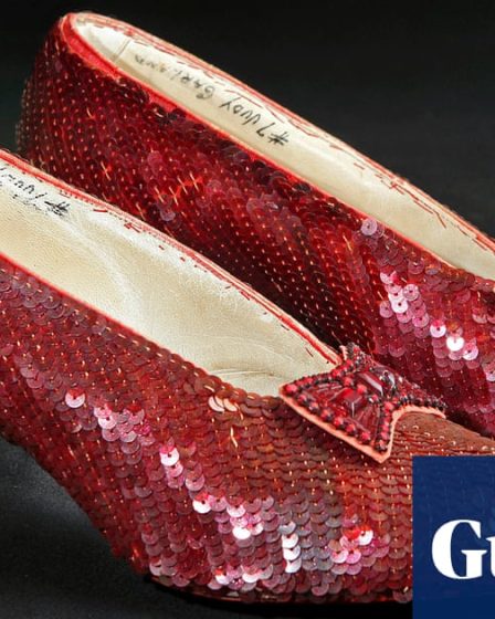 Les souliers rouges de Dorothy du Magicien d'Oz vendus aux enchères pour un record de 28 millions de dollars | Le Magicien d'Oz 38 Les souliers rouges de Dorothy du Magicien d'Oz vendus aux enchères pour un record de 28 millions de dollars | Le Magicien d'Oz - 37