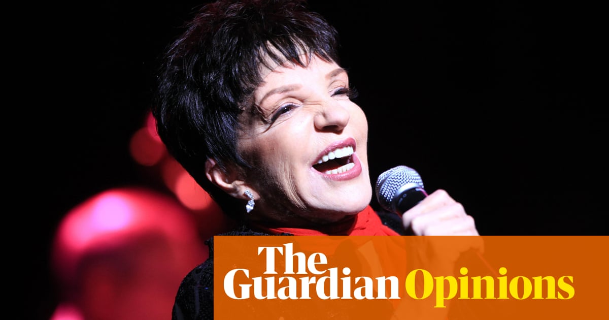 <br />
<br />
<h1>Un acteur unique pour incarner Liza Minnelli: un danseur défie les obstacles physiques</h1><br />
<br />
<p>Un danseur talentueux, malgré des hanches remplacées et une scoliose, a été choisi pour interpréter le rôle de Liza Minnelli dans un nouveau film. Découvrez son incroyable histoire et sa détermination à poursuivre sa passion malgré les défis physiques.</p><br />
<br />
<h2>Points importants de l'article:</h2><br />
<ul><br /> <li>Un danseur avec des hanches remplacées et une scoliose joue le rôle de Liza Minnelli</li><br /> <li>Son histoire de détermination et de passion pour la danse</li><br /> <li>Les défis physiques qu'il a surmontés pour poursuivre sa carrière artistique</li><br />
</ul><br />
<br /> 2 <br />
<br />
<h1>Un acteur unique pour incarner Liza Minnelli: un danseur défie les obstacles physiques</h1><br />
<br />
<p>Un danseur talentueux, malgré des hanches remplacées et une scoliose, a été choisi pour interpréter le rôle de Liza Minnelli dans un nouveau film. Découvrez son incroyable histoire et sa détermination à poursuivre sa passion malgré les défis physiques.</p><br />
<br />
<h2>Points importants de l'article:</h2><br />
<ul><br /> <li>Un danseur avec des hanches remplacées et une scoliose joue le rôle de Liza Minnelli</li><br /> <li>Son histoire de détermination et de passion pour la danse</li><br /> <li>Les défis physiques qu'il a surmontés pour poursuivre sa carrière artistique</li><br />
</ul><br />
<br /> - 1