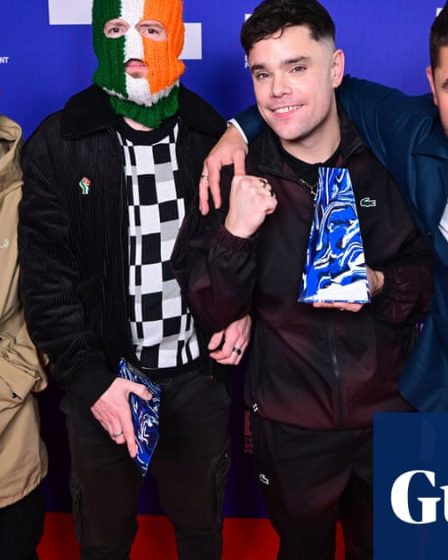 Kneecap : Le groupe de rap comique irlandais remporte les prix du cinéma indépendant britannique 41 Kneecap : Le groupe de rap comique irlandais remporte les prix du cinéma indépendant britannique - 40