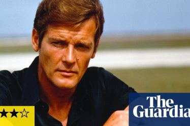 Critique: Roger Moore - La vie incroyable de l'agent secret le plus cool | Film - 2