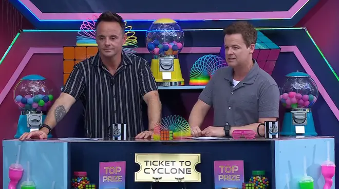 Les téléspectateurs de I'm A Celeb sont furieux du changement de règle de Celebrity Cyclone 3 Les téléspectateurs de I'm A Celeb sont furieux du changement de règle de Celebrity Cyclone