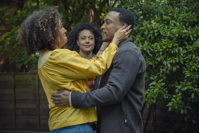 Qui GK Barry joue-t-il dans le casting de Missing You de Netflix ? Son camée et son scénario sauvage... 5 Extrait de Missing You de Netflix