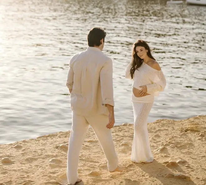 Michelle Keegan et Mark Wright attendent leur premier bébé ensemble 5 Michelle Keegan et Mark Wright ont annoncé la nouvelle de leur bébé avec une séance photo sur la plage