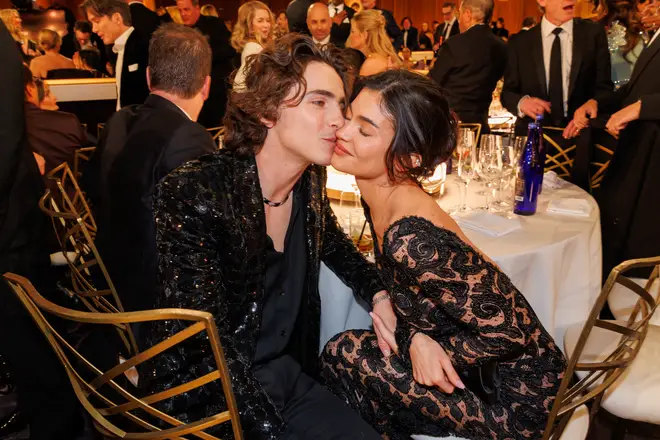 Le baiser de Kylie Jenner et Timothée Chalamet aux Golden Globes met fin aux rumeurs de séparation 5 Timothée Chalamet et Kylie Jenner aux Golden Globes 2025