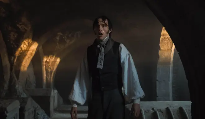 Le réalisateur de Nosferatu révèle qui Harry Styles était censé jouer avant qu'il n'abandonne 6 Nicholas Hoult incarne Thomas Hutter dans Nosferatu à la place de Harry Styles