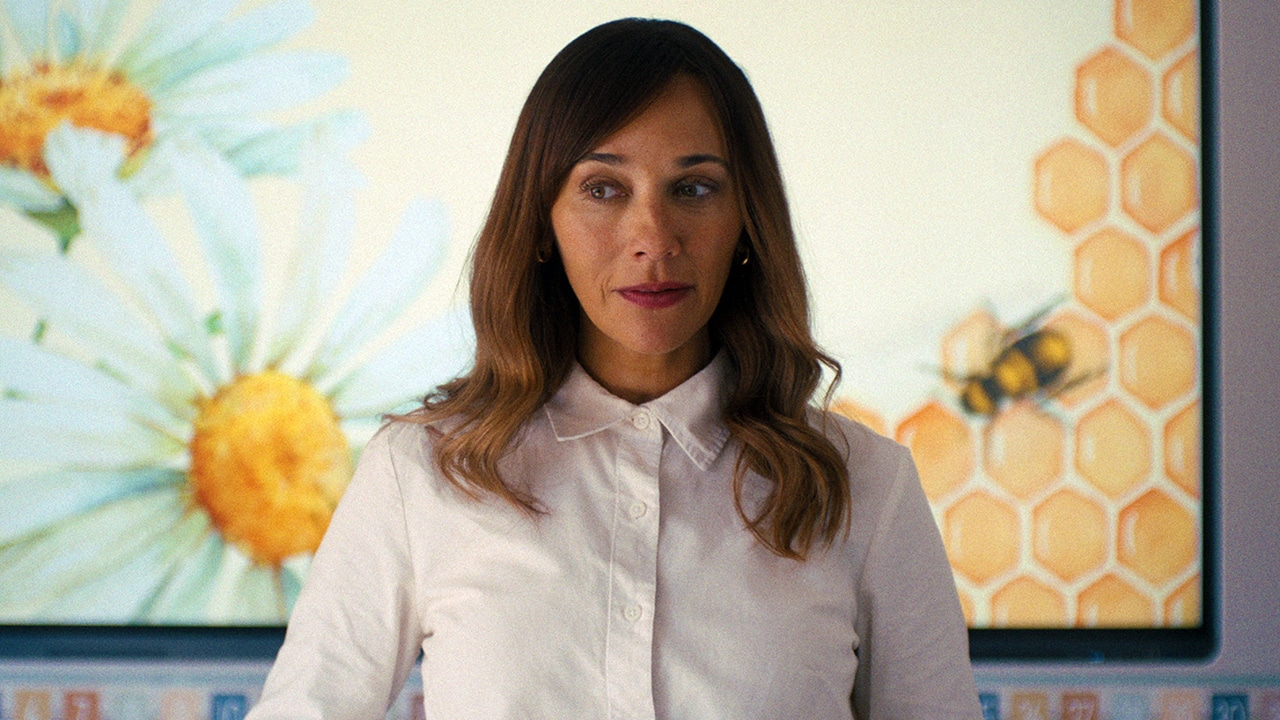 Tuer Tony, Black MirrorLa famille Addams 3 Black Mirror Saison 7: Personnes du commun Ending expliqué et oeufs de Pâques