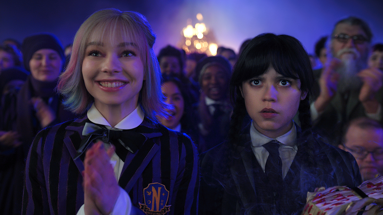 «Mercredi», «My Oxford Year» et «The Iron Claw» 4 Jenna Ortega, Tim Burton et l'équipage «Mercredi» Déback Saison 2, Volume 1