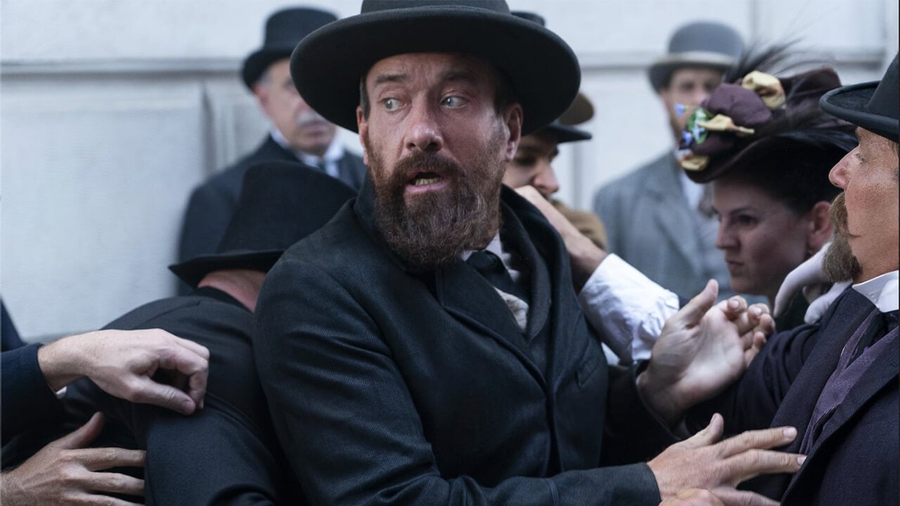 Netflix confirme le retour de 11 émissions à succès en 2026 et annonce ce qui reste à venir en 2025 3 Matthew Macfadyen Premier aperçu de Death By Lightning Aperçu Netflix