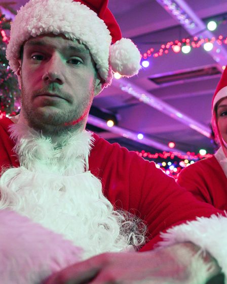 Le film de Noël de Netflix maintient la séquence chaude de 2025 en vie 119 Le film de Noël de Netflix maintient la séquence chaude de 2025 en vie - 118