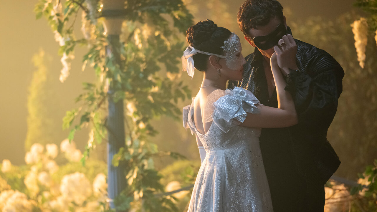 10 meilleures nouvelles séries à venir sur Netflix en janvier 2026 17 Yerin Ha et Luke Thompson Bridgerton saison Netflix