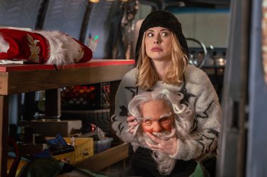 La comédie de Noël de Netflix tente de canaliser Mme Doubtfire - 11