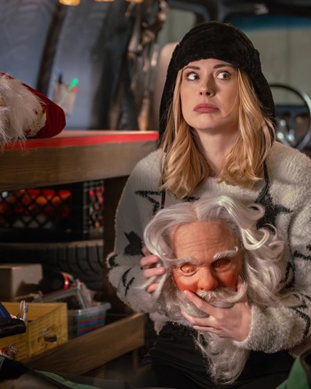La comédie de Noël de Netflix tente de canaliser Mme Doubtfire 12 La comédie de Noël de Netflix tente de canaliser Mme Doubtfire - 11