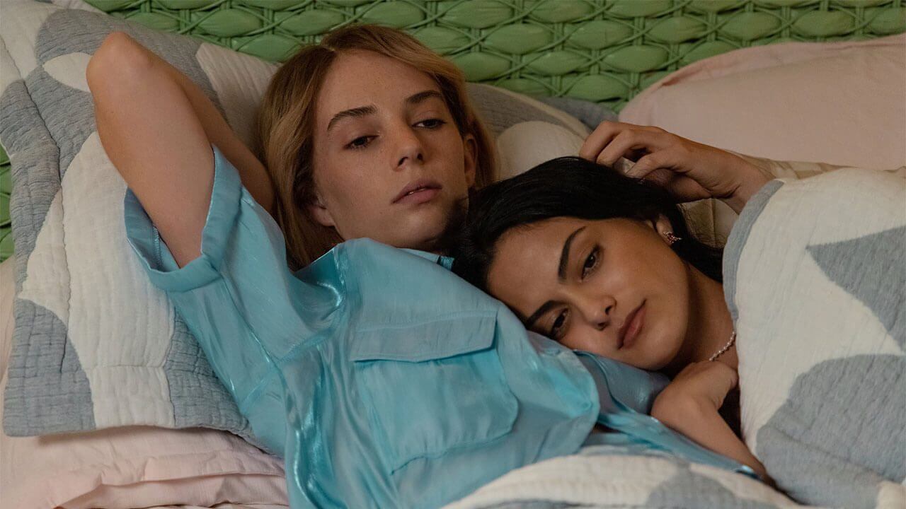 Do Revenge Netflix Dark Comedy arrive sur Netflix en septembre Maya Hawke et Camila Mendes